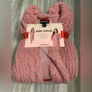 Room Service Cozy Pink Robe